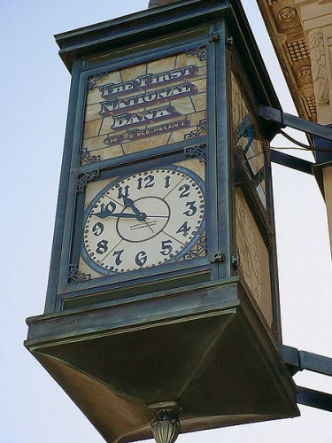 Bank Clock
